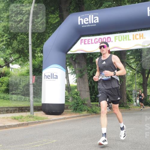 29.06.2025 - hella hamburg halbmarathon KatJ http://msf.ph/oto/8350440 29.06.2025 10:21:09 Zwischen KM18-KM19 4129, 4698, 5746 meine-sportfotos.de