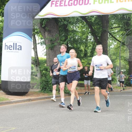 29.06.2025 - hella hamburg halbmarathon KatJ http://msf.ph/oto/8350467 29.06.2025 10:50:46 Zwischen KM18-KM19 4389, 5511, 6966 meine-sportfotos.de