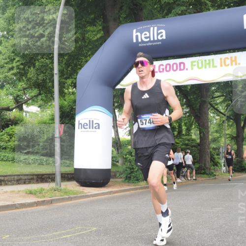 29.06.2025 - hella hamburg halbmarathon KatJ http://msf.ph/oto/8350471 29.06.2025 10:21:10 Zwischen KM18-KM19 4129, 4698, 5187, 5746 meine-sportfotos.de