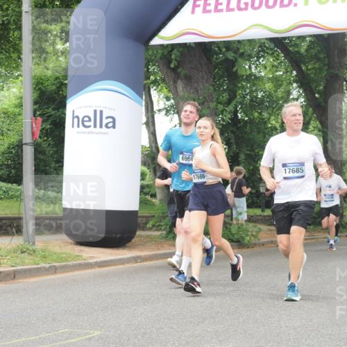 29.06.2025 - hella hamburg halbmarathon KatJ http://msf.ph/oto/8350496 29.06.2025 10:50:46 Zwischen KM18-KM19 4389, 5511, 6966 meine-sportfotos.de