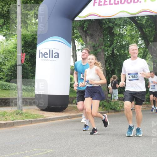 29.06.2025 - hella hamburg halbmarathon KatJ http://msf.ph/oto/8350512 29.06.2025 10:50:46 Zwischen KM18-KM19 4389, 5511, 6966 meine-sportfotos.de
