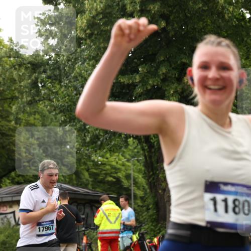 29.06.2025 - hella hamburg halbmarathon Yannick Fuchs http://msf.ph/oto/8350530 29.06.2025 10:52:42 20KM 1642, 1946, 1951, 2027, 2159, 2619, 2711, 2855, 2996, 5084, 5675, 6208, 6636, 6860, 7659, 8089, 8392, 8929, 9156, 9353, 9553, 9555, 9835, 10268, 10518, 10539, 10915, 11605, 11808, 12734, 12735, 12809, 13407, 13654, 14355, 14631, 14673, 14914, 15263, 16206, 16409, 16922, 16924, 17665, 17782, 17810, 17814, 17839, 17852, 17931, 17967, 18112, 18232, 18556, 18682, 18730, 18833, 18954, 18985, 19002, 19003 meine-sportfotos.de