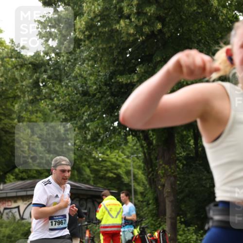 29.06.2025 - hella hamburg halbmarathon Yannick Fuchs http://msf.ph/oto/8350550 29.06.2025 10:52:43 20KM 1642, 1946, 1951, 2027, 2159, 2619, 2711, 2855, 2996, 5084, 6208, 6636, 6860, 7659, 8089, 8392, 8929, 9156, 9353, 9553, 9555, 9835, 10268, 10518, 10539, 10915, 11605, 11808, 12734, 12735, 12809, 13407, 13654, 14355, 14631, 14673, 14914, 15263, 16206, 16409, 16922, 16924, 17665, 17782, 17810, 17814, 17839, 17852, 17931, 17967, 18112, 18232, 18556, 18682, 18730, 18833, 18954, 18985, 19002, 19003 meine-sportfotos.de