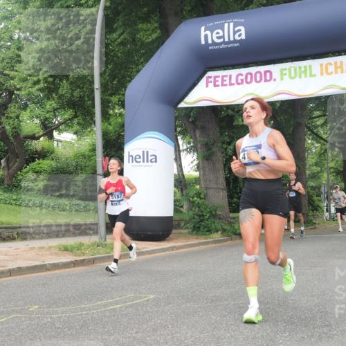 29.06.2025 - hella hamburg halbmarathon KatJ http://msf.ph/oto/8350554 29.06.2025 10:21:11 Zwischen KM18-KM19 4129, 4698, 5187, 5746 meine-sportfotos.de