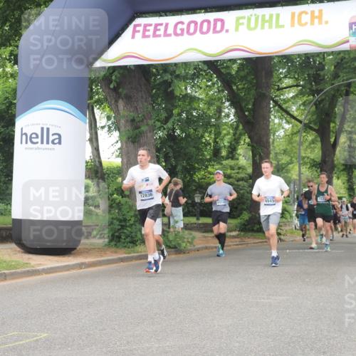 29.06.2025 - hella hamburg halbmarathon KatJ http://msf.ph/oto/8350566 29.06.2025 10:50:48 Zwischen KM18-KM19 4945, 6966 meine-sportfotos.de