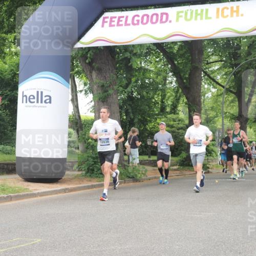 29.06.2025 - hella hamburg halbmarathon KatJ http://msf.ph/oto/8350587 29.06.2025 10:50:48 Zwischen KM18-KM19 4945, 6966 meine-sportfotos.de