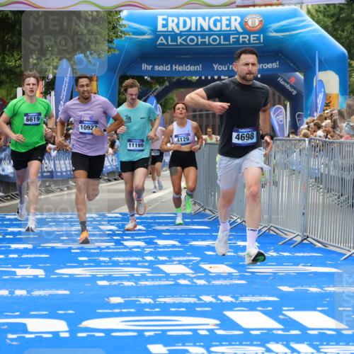 29.06.2025 - hella hamburg halbmarathon Strokosch-Dieckow http://msf.ph/oto/8350678 29.06.2025 10:31:54 Ziel 1407, 3935, 4129, 4698, 6619, 10927, 11199, 11929 meine-sportfotos.de