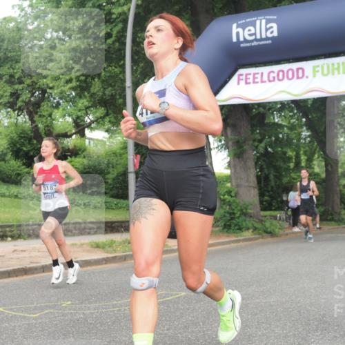 29.06.2025 - hella hamburg halbmarathon KatJ http://msf.ph/oto/8350686 29.06.2025 10:21:12 Zwischen KM18-KM19 4129, 4698, 5187, 5746 meine-sportfotos.de