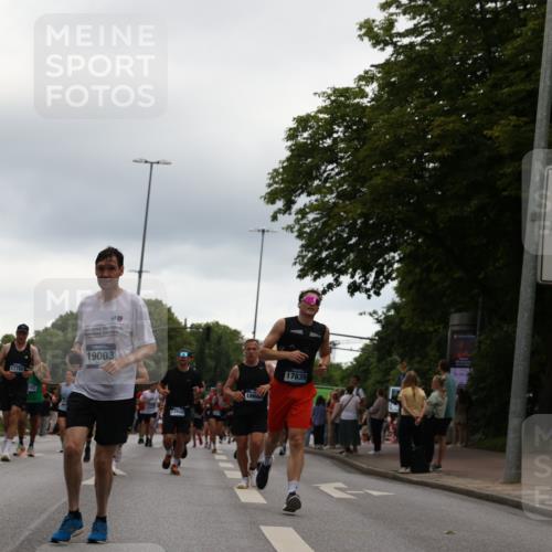 29.06.2025 - hella hamburg halbmarathon Yannick Fuchs http://msf.ph/oto/8350746 29.06.2025 10:52:44 20KM 1642, 1946, 1951, 2027, 2159, 2619, 2711, 2855, 2996, 5084, 6208, 6636, 6860, 7659, 8089, 8392, 8929, 9156, 9353, 9553, 9555, 9835, 10268, 10518, 10539, 10915, 11605, 11808, 12734, 12735, 12809, 13407, 13654, 14355, 14631, 14673, 14914, 15263, 16206, 16409, 16922, 16924, 17665, 17782, 17810, 17814, 17839, 17852, 17931, 17967, 18112, 18232, 18556, 18682, 18730, 18833, 18954, 19002, 19003 meine-sportfotos.de