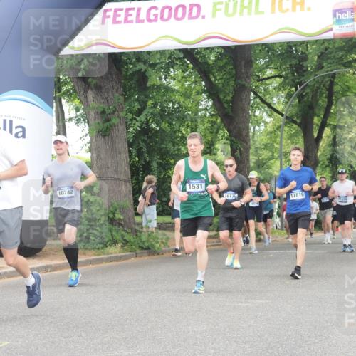 29.06.2025 - hella hamburg halbmarathon KatJ http://msf.ph/oto/8350750 29.06.2025 10:50:51 Zwischen KM18-KM19 1531, 4945, 6966 meine-sportfotos.de