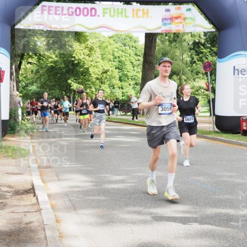 29.06.2025 - hella hamburg halbmarathon MichiJ http://msf.ph/oto/8350767 29.06.2025 10:41:08 Zwischen KM18-KM19 1482, 1870, 2346, 2518, 3059, 3096, 3819, 5259, 5866, 6294, 6629, 8487, 8973, 9227, 12632, 12909, 14036, 14592, 15441, 18590, 18715, 19067 meine-sportfotos.de