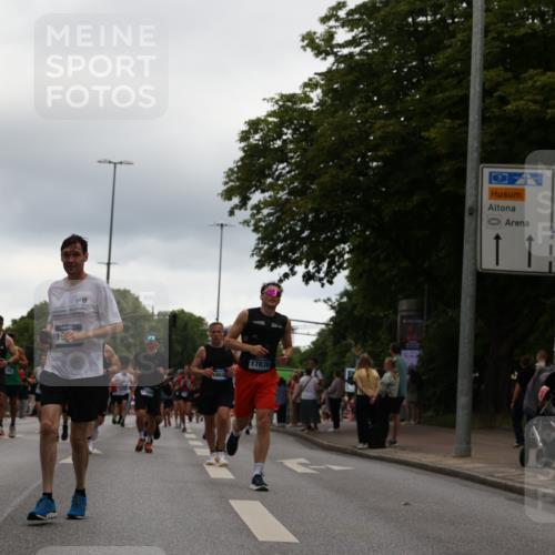 29.06.2025 - hella hamburg halbmarathon Yannick Fuchs http://msf.ph/oto/8350771 29.06.2025 10:52:44 20KM 1642, 1946, 1951, 2027, 2159, 2619, 2711, 2855, 2996, 5084, 6208, 6636, 6860, 7659, 8089, 8392, 8929, 9156, 9353, 9553, 9555, 9835, 10268, 10518, 10539, 10915, 11605, 11808, 12734, 12735, 12809, 13407, 13654, 14355, 14631, 14673, 14914, 15263, 16206, 16409, 16922, 16924, 17665, 17782, 17810, 17814, 17839, 17852, 17931, 17967, 18112, 18232, 18556, 18682, 18730, 18833, 18954, 19002, 19003 meine-sportfotos.de