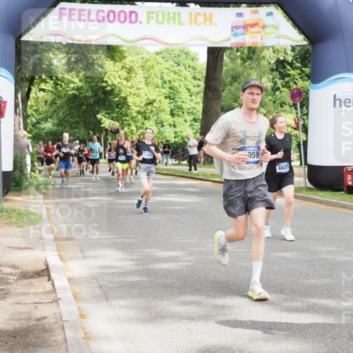 29.06.2025 - hella hamburg halbmarathon MichiJ http://msf.ph/oto/8350786 29.06.2025 10:41:08 Zwischen KM18-KM19 1482, 1870, 2346, 2518, 3059, 3096, 3819, 5259, 5866, 6294, 6629, 8487, 8973, 9227, 12632, 12909, 14036, 14592, 15441, 18590, 18715, 19067 meine-sportfotos.de