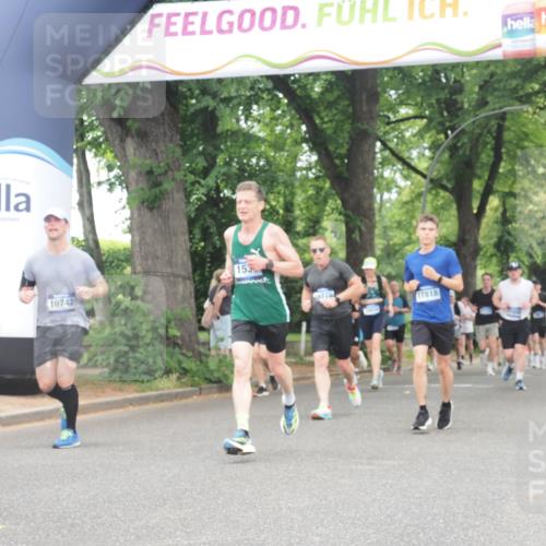 29.06.2025 - hella hamburg halbmarathon KatJ http://msf.ph/oto/8350798 29.06.2025 10:50:51 Zwischen KM18-KM19 1531, 4945, 6966 meine-sportfotos.de
