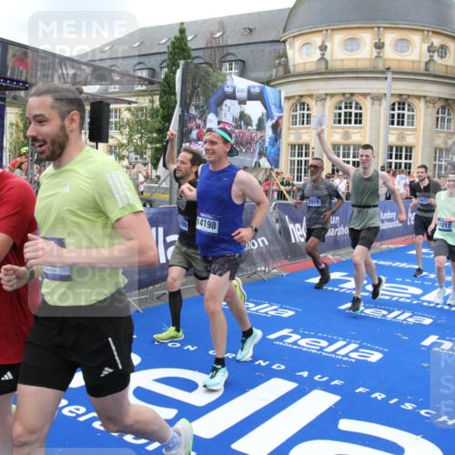 29.06.2025 - hella hamburg halbmarathon Michael Strokosch http://msf.ph/oto/8350854 29.06.2025 10:52:55 Ziel 1257, 1258, 1657, 2099, 2444, 2814, 2910, 4557, 4558, 4770, 5077, 5169, 8139, 8172, 8720, 8955, 9065, 9163, 10724, 10811, 11217, 11992, 14198, 14286, 17198 meine-sportfotos.de