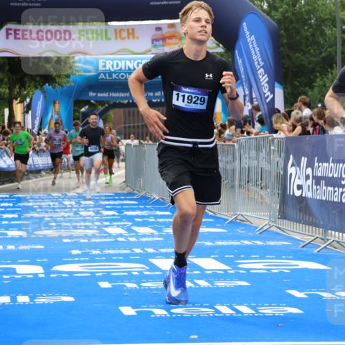 29.06.2025 - hella hamburg halbmarathon Strokosch-Dieckow http://msf.ph/oto/8350922 29.06.2025 10:31:51 Ziel 3935, 4129, 4698, 5187, 6619, 10927, 11199, 11929 meine-sportfotos.de
