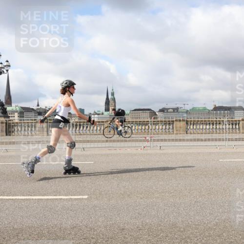 29.06.2025 - hella hamburg halbmarathon Lena Gebhardt http://msf.ph/oto/8350933 29.06.2025 09:09:24 Lombardsbrücke  meine-sportfotos.de