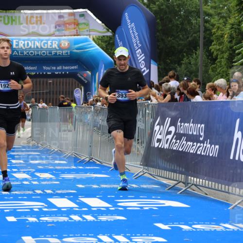 29.06.2025 - hella hamburg halbmarathon Strokosch-Dieckow http://msf.ph/oto/8350941 29.06.2025 10:31:50 Ziel 3935, 4698, 5187, 6619, 10927, 11199, 11929 meine-sportfotos.de