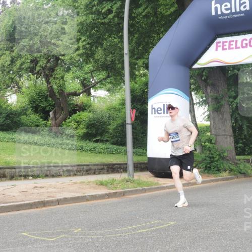 29.06.2025 - hella hamburg halbmarathon KatJ http://msf.ph/oto/8350976 29.06.2025 10:21:16 Zwischen KM18-KM19 3955, 4129, 5187 meine-sportfotos.de