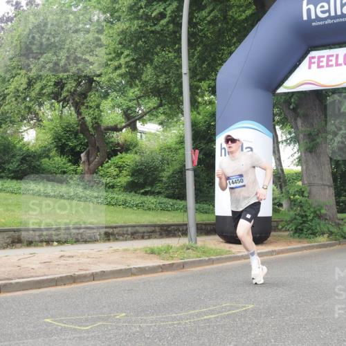 29.06.2025 - hella hamburg halbmarathon KatJ http://msf.ph/oto/8350991 29.06.2025 10:21:16 Zwischen KM18-KM19 3955, 4129, 5187 meine-sportfotos.de