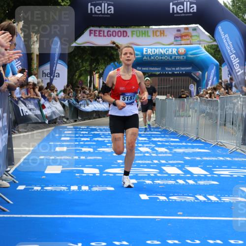 29.06.2025 - hella hamburg halbmarathon Strokosch-Dieckow http://msf.ph/oto/8351042 29.06.2025 10:31:46 Ziel 3935, 5187, 10927, 11929, 13606, 18102 meine-sportfotos.de