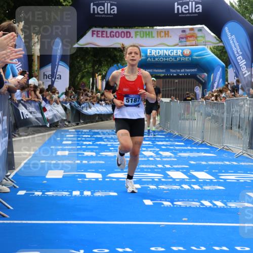 29.06.2025 - hella hamburg halbmarathon Strokosch-Dieckow http://msf.ph/oto/8351069 29.06.2025 10:31:46 Ziel 3935, 5187, 10927, 11929, 13606, 18102 meine-sportfotos.de