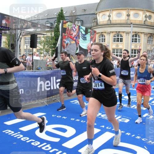 29.06.2025 - hella hamburg halbmarathon Michael Strokosch http://msf.ph/oto/8351079 29.06.2025 10:52:57 Ziel 1257, 1258, 1657, 2099, 2444, 2814, 2910, 4557, 4558, 4770, 5077, 5907, 8139, 8720, 8955, 10724, 10811, 11217, 11992, 14198, 14286, 15430, 18720 meine-sportfotos.de