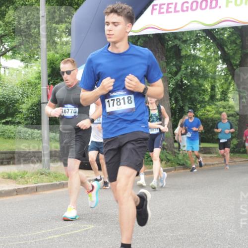 29.06.2025 - hella hamburg halbmarathon KatJ http://msf.ph/oto/8351095 29.06.2025 10:50:54 Zwischen KM18-KM19 1212, 1531, 4945 meine-sportfotos.de