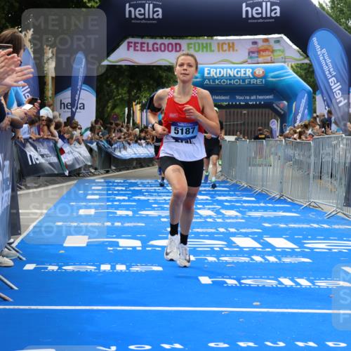 29.06.2025 - hella hamburg halbmarathon Strokosch-Dieckow http://msf.ph/oto/8351102 29.06.2025 10:31:47 Ziel 3935, 5187, 10927, 11929, 18102 meine-sportfotos.de