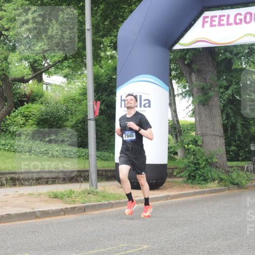 29.06.2025 - hella hamburg halbmarathon KatJ http://msf.ph/oto/8351137 29.06.2025 10:21:18 Zwischen KM18-KM19 3955, 5187, 7845 meine-sportfotos.de