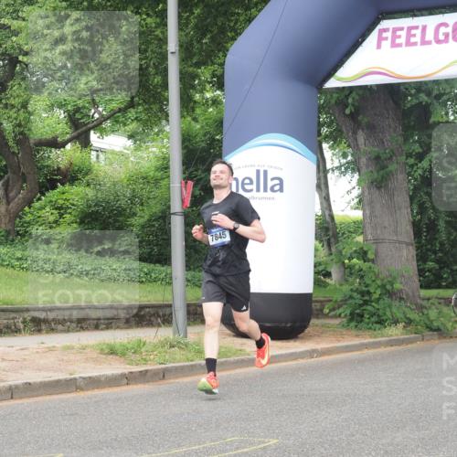 29.06.2025 - hella hamburg halbmarathon KatJ http://msf.ph/oto/8351156 29.06.2025 10:21:18 Zwischen KM18-KM19 3955, 5187, 7845 meine-sportfotos.de