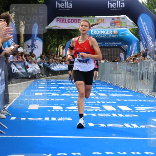 29.06.2025 - hella hamburg halbmarathon Strokosch-Dieckow http://msf.ph/oto/8351186 29.06.2025 10:31:47 Ziel 3935, 5187, 10927, 11929, 18102 meine-sportfotos.de