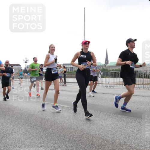 29.06.2025 - hella hamburg halbmarathon Lena Gebhardt http://msf.ph/oto/8351193 29.06.2025 10:38:42 Lombardsbrücke 4516, 2576, 5617, 7250, 12577, 568, 332, 11, 1207, 56, 1232, 1390, 1451, 1457, 1596, 1721, 1742, 1791, 2113, 2151, 2498, 2524, 2534, 2576, 2660, 2693, 3010, 3094, 3095, 3216, 3286, 3307, 3323, 3338, 3635, 3636, 3726, 3777, 3841, 3927, 4028, 4139, 4155, 4159, 4257, 4259, 4260, 4316, 4320, 4883, 4964, 5085, 5089, 5155, 5617, 5684, 5735, 5913, 6200, 6695, 6696, 6751, 6875, 6930, 7117, 7148, 7263, 7371, 7561, 7692, 7849, 7868, 8367, 8783, 9708, 10554 meine-sportfotos.de