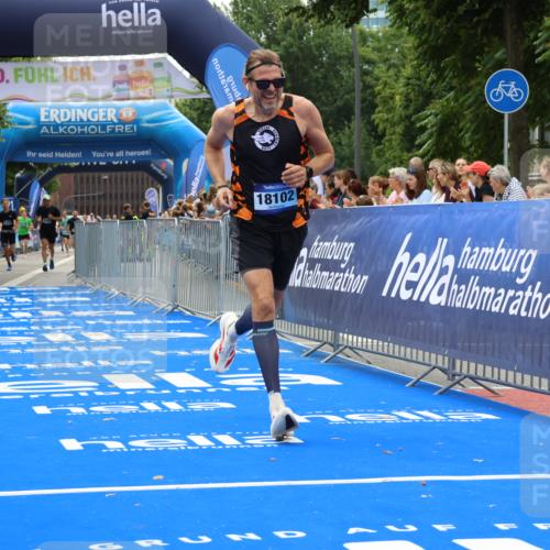 29.06.2025 - hella hamburg halbmarathon Strokosch-Dieckow http://msf.ph/oto/8351287 29.06.2025 10:31:42 Ziel 5187, 7793, 11929, 13606, 13617, 15835, 18102 meine-sportfotos.de