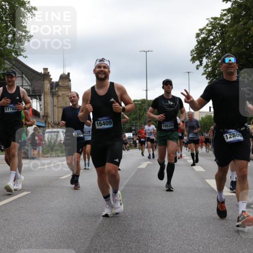 29.06.2025 - hella hamburg halbmarathon Yannick Fuchs http://msf.ph/oto/8351321 29.06.2025 10:52:48 20KM 1285, 1642, 1946, 1951, 2027, 2711, 2855, 5084, 5633, 6208, 6636, 6860, 7476, 7659, 8392, 8929, 9156, 9353, 9553, 9555, 9655, 9835, 10539, 10915, 12809, 13407, 14355, 14375, 14631, 14914, 15263, 16206, 16409, 16563, 16922, 16924, 17346, 17665, 17782, 17810, 17814, 17839, 17852, 17931, 17967, 18112, 18232, 18556, 18682, 18730, 18833, 18954, 19002, 19003 meine-sportfotos.de