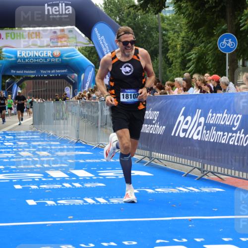 29.06.2025 - hella hamburg halbmarathon Strokosch-Dieckow http://msf.ph/oto/8351322 29.06.2025 10:31:42 Ziel 5187, 7793, 11929, 13606, 13617, 15835, 18102 meine-sportfotos.de