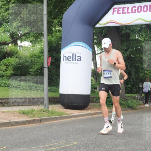 29.06.2025 - hella hamburg halbmarathon KatJ http://msf.ph/oto/8351353 29.06.2025 10:21:19 Zwischen KM18-KM19 3955, 7845 meine-sportfotos.de