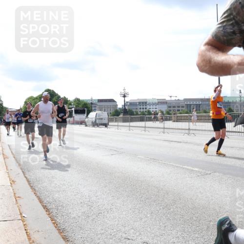 29.06.2025 - hella hamburg halbmarathon Lena Gebhardt http://msf.ph/oto/8351413 29.06.2025 10:13:47 Lombardsbrücke 6717, 56, 1007, 1131, 1194, 1480, 1859, 2055, 2359, 2721, 2904, 2987, 3729, 4001, 4187, 4795, 4950, 4962, 5232, 5546, 5631, 5719, 6026, 6710, 6717, 6724, 7346, 7446, 7447, 7460, 7462, 7913, 8279, 8673, 9128, 9527, 9612, 9631, 10442, 10443, 10977, 11441, 11987, 12313, 12492, 12797, 12928, 12929, 13331, 13928, 15085, 15482, 15663, 15721, 15722, 15922, 16491, 17439, 17472, 17474, 17985, 18041, 18222, 18231, 18236, 18239 meine-sportfotos.de