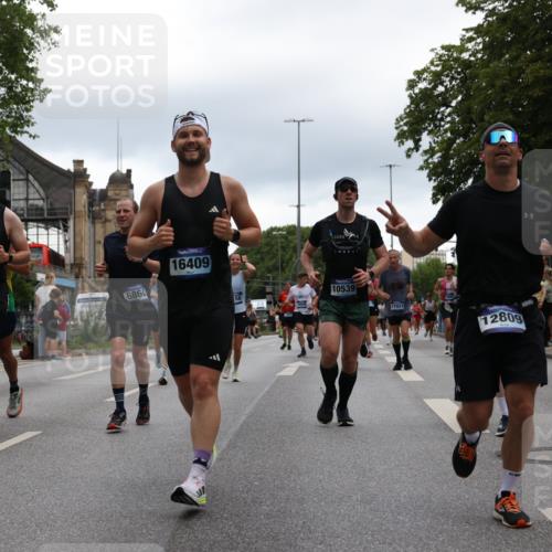 29.06.2025 - hella hamburg halbmarathon Yannick Fuchs http://msf.ph/oto/8351424 29.06.2025 10:52:48 20KM 1285, 1642, 1946, 1951, 2027, 2711, 2855, 5084, 5633, 6208, 6636, 6860, 7476, 7659, 8392, 8929, 9156, 9353, 9553, 9555, 9655, 9835, 10539, 10915, 12809, 13407, 14355, 14375, 14631, 14914, 15263, 16206, 16409, 16563, 16922, 16924, 17346, 17665, 17782, 17810, 17814, 17839, 17852, 17931, 17967, 18112, 18232, 18556, 18682, 18730, 18833, 18954, 19002, 19003 meine-sportfotos.de