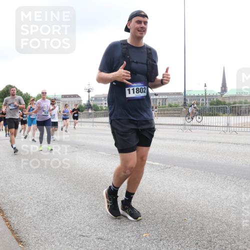 29.06.2025 - hella hamburg halbmarathon Lena Gebhardt http://msf.ph/oto/8351445 29.06.2025 10:47:58 Lombardsbrücke 7240, 13399, 1639, 7916, 11802, 1045, 1157, 1174, 1175, 1246, 1392, 1434, 1618, 1639, 1645, 1701, 1926, 2037, 2163, 2197, 2418, 2491, 2545, 2650, 2704, 2756, 2790, 2882, 2958, 3049, 3468, 3504, 3679, 3933, 4037, 4327, 4423, 4588, 4856, 5585, 5621, 5622, 5886, 5952, 7240, 7393, 7394, 7427, 7916, 7970, 8077, 8270, 8310, 8521, 8550, 8774, 9356, 9687, 9696, 9697, 9921, 10145, 10658, 10777, 10794, 10991, 11351, 11458, 11548, 11730, 11738, 11742, 11781, 11802, 11909, 12431 meine-sportfotos.de