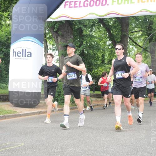 29.06.2025 - hella hamburg halbmarathon KatJ http://msf.ph/oto/8351457 29.06.2025 10:50:58 Zwischen KM18-KM19 1212, 1733, 1851, 2463, 4985, 5653, 7333 meine-sportfotos.de