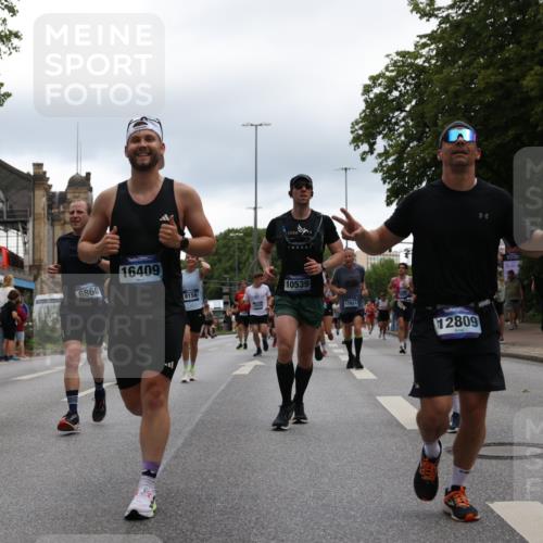 29.06.2025 - hella hamburg halbmarathon Yannick Fuchs http://msf.ph/oto/8351463 29.06.2025 10:52:48 20KM 1285, 1642, 1946, 1951, 2027, 2711, 2855, 5084, 5633, 6208, 6636, 6860, 7476, 7659, 8392, 8929, 9156, 9353, 9553, 9555, 9655, 9835, 10539, 10915, 12809, 13407, 14355, 14375, 14631, 14914, 15263, 16206, 16409, 16563, 16922, 16924, 17346, 17665, 17782, 17810, 17814, 17839, 17852, 17931, 17967, 18112, 18232, 18556, 18682, 18730, 18833, 18954, 19002, 19003 meine-sportfotos.de