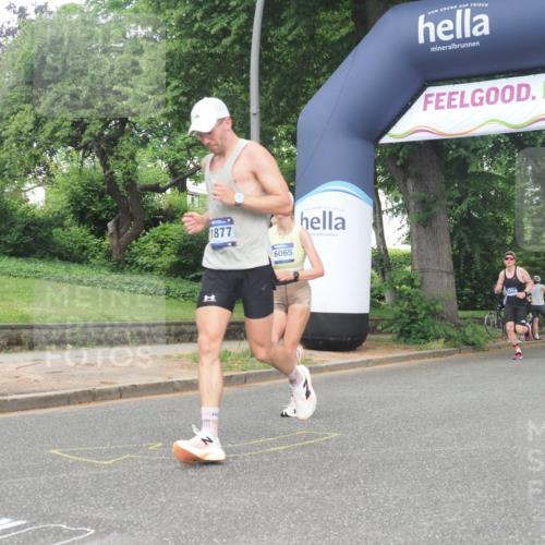 29.06.2025 - hella hamburg halbmarathon KatJ http://msf.ph/oto/8351467 29.06.2025 10:21:20 Zwischen KM18-KM19 3955, 4812, 7845 meine-sportfotos.de