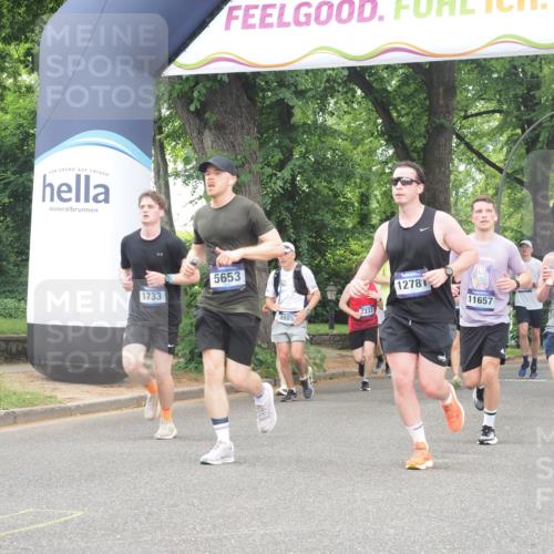 29.06.2025 - hella hamburg halbmarathon KatJ http://msf.ph/oto/8351484 29.06.2025 10:50:58 Zwischen KM18-KM19 1212, 1733, 1851, 2463, 4985, 5653, 7333 meine-sportfotos.de