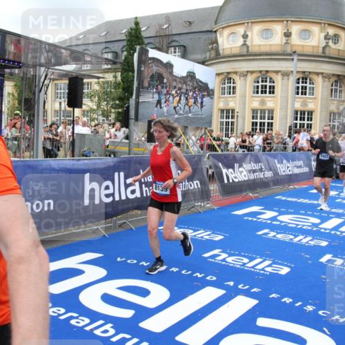29.06.2025 - hella hamburg halbmarathon Michael Strokosch http://msf.ph/oto/8351497 29.06.2025 10:53:01 Ziel 1258, 2099, 3334, 4557, 4558, 4770, 5907, 7509, 8139, 8720, 9093, 10724, 12155, 12367, 12519, 12910, 14791, 15430, 18590, 18720 meine-sportfotos.de