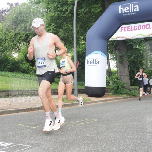 29.06.2025 - hella hamburg halbmarathon KatJ http://msf.ph/oto/8351523 29.06.2025 10:21:20 Zwischen KM18-KM19 3955, 4812, 7845 meine-sportfotos.de