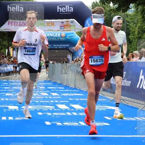 29.06.2025 - hella hamburg halbmarathon Strokosch-Dieckow http://msf.ph/oto/8351596 29.06.2025 10:31:38 Ziel 5187, 5660, 7793, 12681, 13606, 13617, 15835, 18102 meine-sportfotos.de