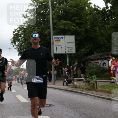 29.06.2025 - hella hamburg halbmarathon Yannick Fuchs http://msf.ph/oto/8351622 29.06.2025 10:52:48 20KM 1285, 1642, 1946, 1951, 2027, 2711, 2855, 5084, 5633, 6208, 6636, 6860, 7476, 7659, 8392, 8929, 9156, 9353, 9553, 9555, 9655, 9835, 10539, 10915, 12809, 13407, 14355, 14375, 14631, 14914, 15263, 16206, 16409, 16563, 16922, 16924, 17346, 17665, 17782, 17810, 17814, 17839, 17852, 17931, 17967, 18112, 18232, 18556, 18682, 18730, 18833, 18954, 19002, 19003 meine-sportfotos.de