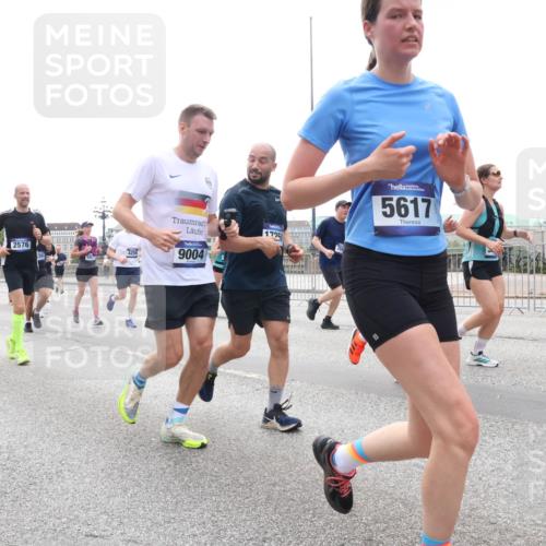29.06.2025 - hella hamburg halbmarathon Lena Gebhardt http://msf.ph/oto/8351832 29.06.2025 10:38:44 Lombardsbrücke 2576, 9004, 1795, 5617, 56, 1232, 1390, 1451, 1457, 1596, 1721, 1791, 2113, 2151, 2498, 2524, 2534, 2576, 2660, 2693, 3010, 3094, 3095, 3216, 3286, 3307, 3323, 3338, 3635, 3636, 3726, 3777, 3841, 3927, 4028, 4139, 4155, 4159, 4257, 4259, 4260, 4316, 4320, 4883, 4964, 5085, 5089, 5155, 5617, 5684, 5735, 5913, 6062, 6695, 6696, 6751, 6875, 7117, 7148, 7263, 7371, 7561, 7692, 7849, 7868, 8367, 8783, 9708, 10554, 13060 meine-sportfotos.de
