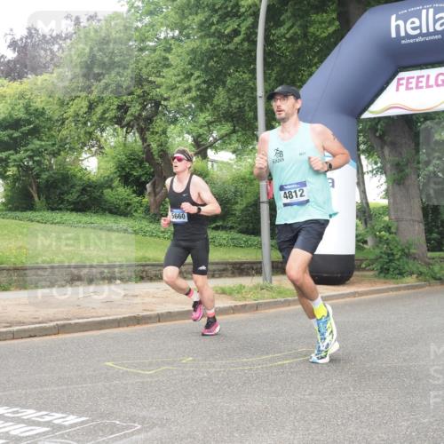29.06.2025 - hella hamburg halbmarathon KatJ http://msf.ph/oto/8351907 29.06.2025 10:21:23 Zwischen KM18-KM19 1894, 4812, 5660, 7845 meine-sportfotos.de